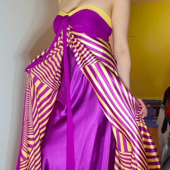 Gorgeous evening dress - Picture 1 of 8